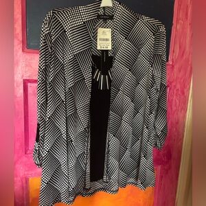 Black and White Geometric Women's Blouse